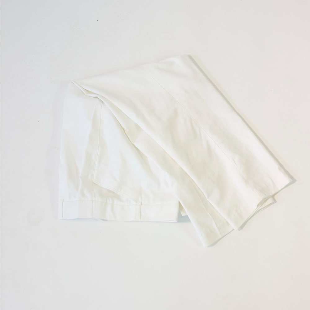 Roz & Ali White Cropped Pants